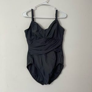 Size 12 Black one piece bathing suit 🩱